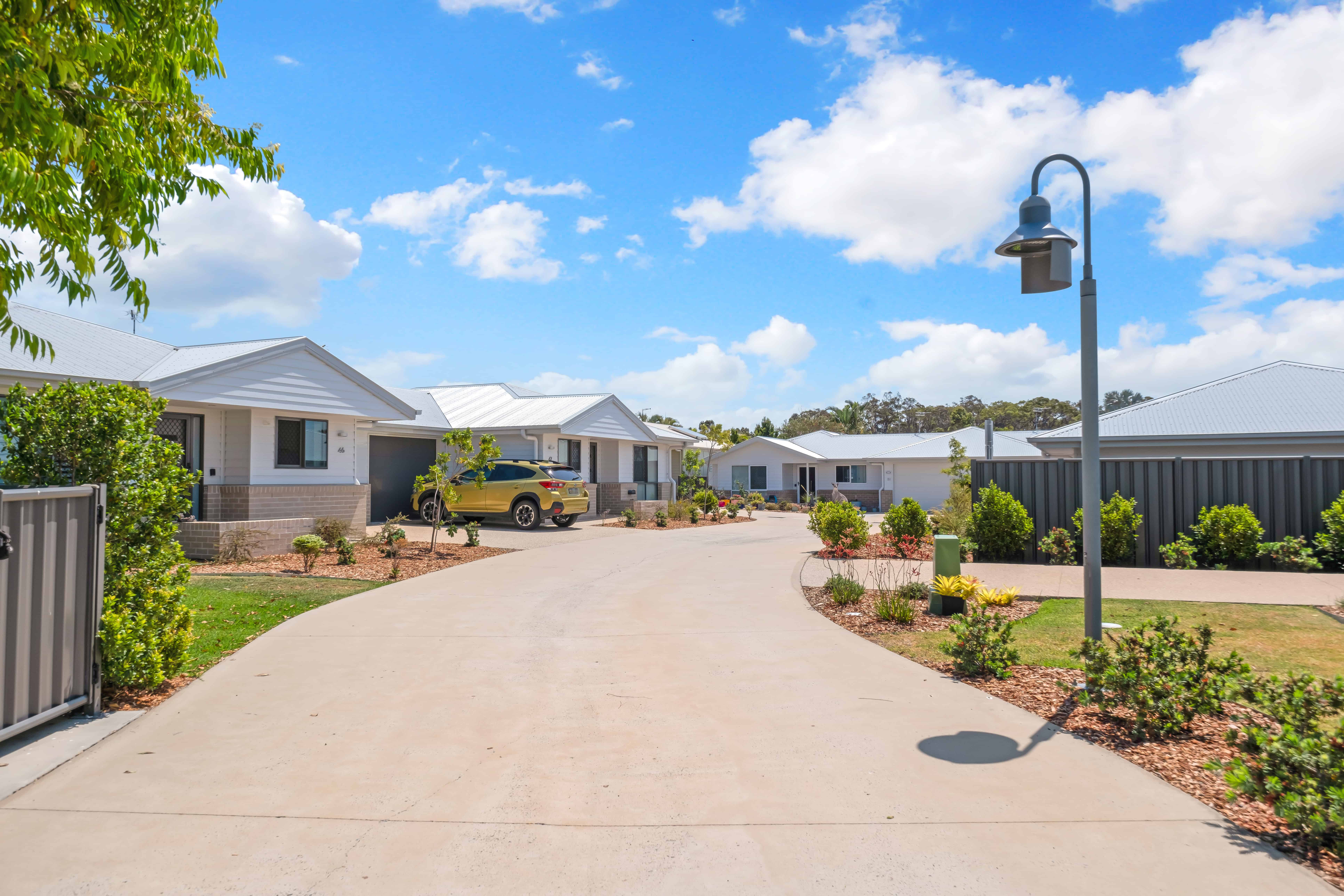 Manicured outdoor areas at Oak Tree Yeppoon Kookaburra Drive.