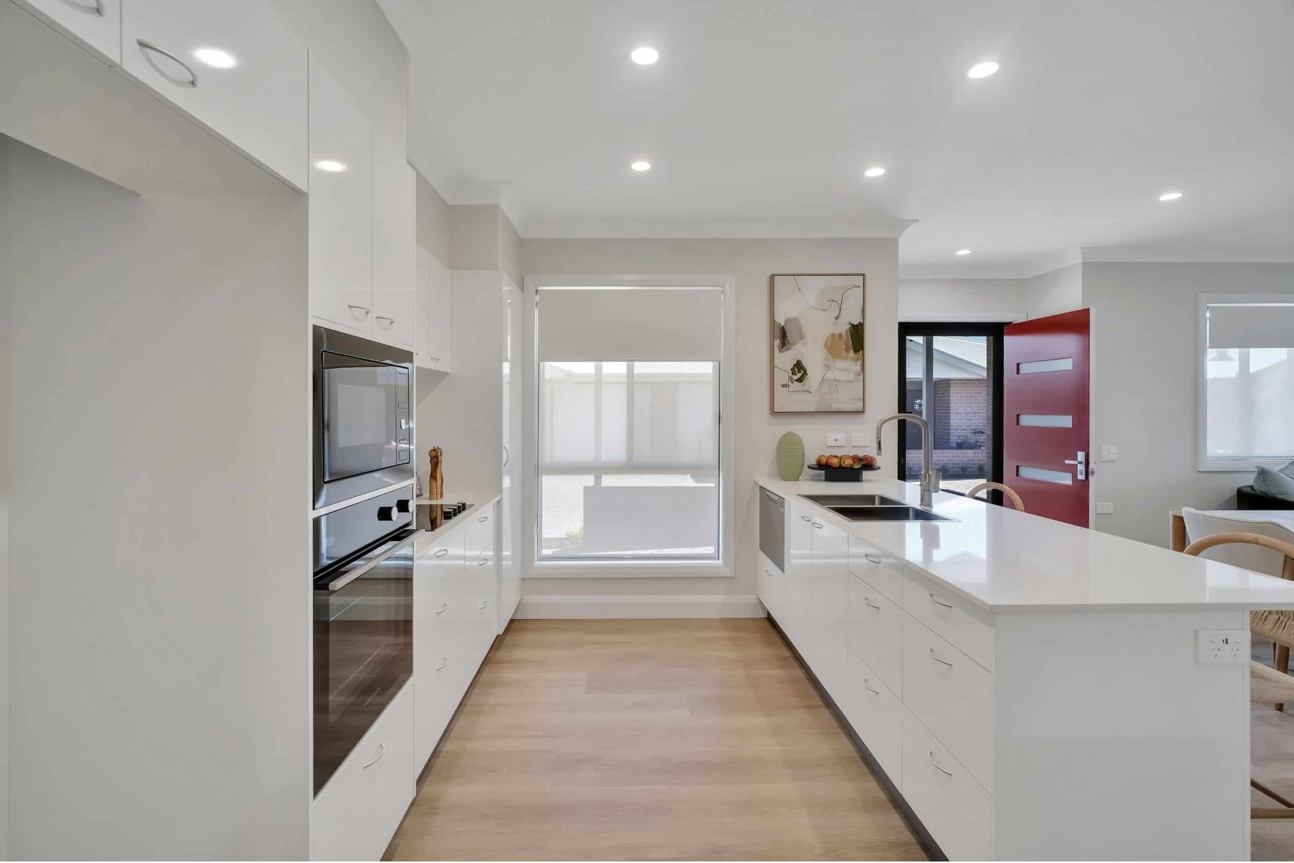 Oak Tree Retirement Village_Dubbo_Thorne_Kitchen_2560x1709