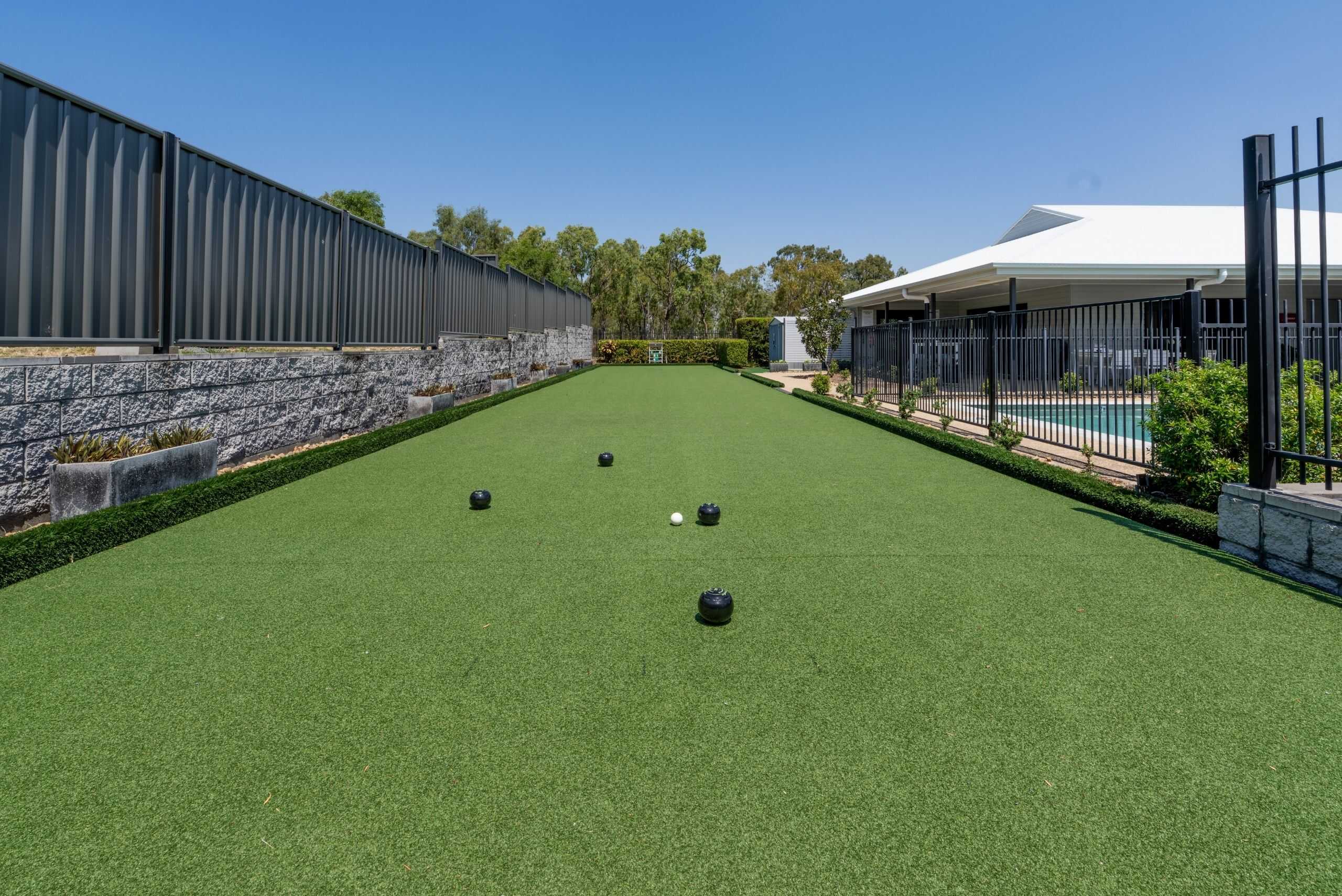 Oak Tree Retirement Village_Norman Gardens_Facilities_Bowling Green_Website 2560x1709