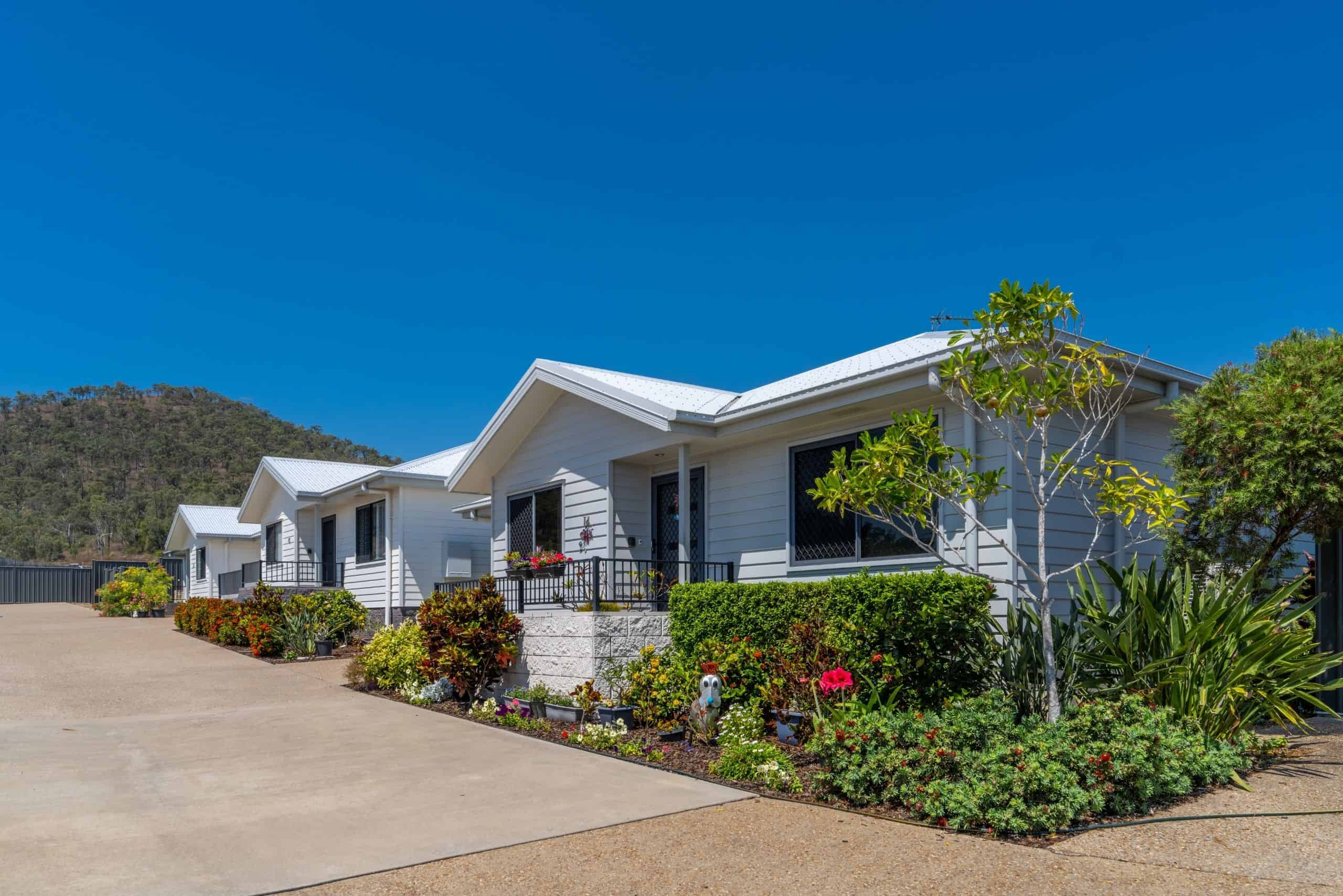 Oak Tree Retirement Village_Norman Gardens_Streetscape 1_Website 2560x1709