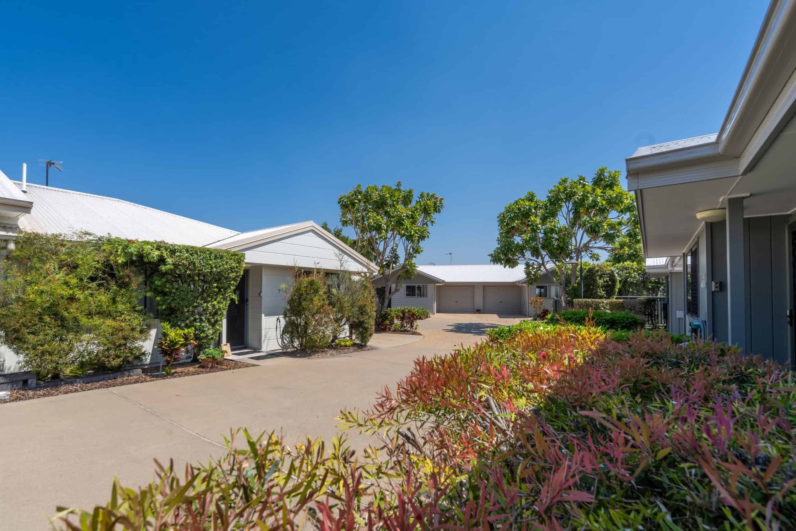 Oak Tree Retirement Village_Norman Gardens_Streetscape 2_Website 2560x1709