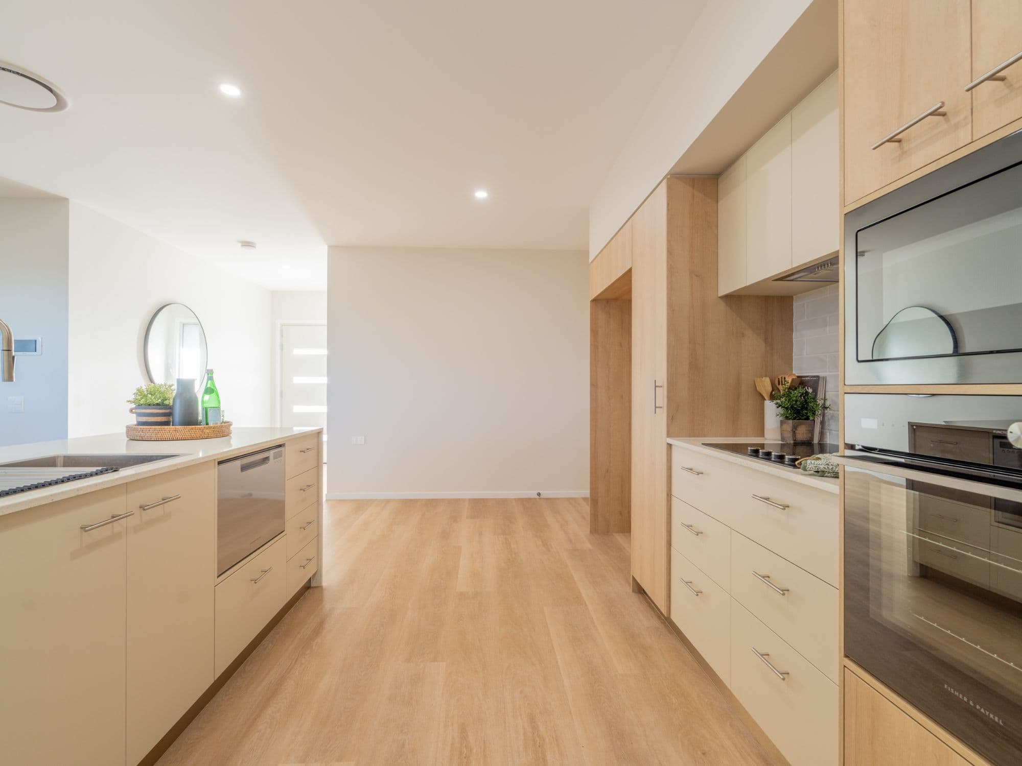 Oak Tree Retirement Villages_Darling Heights_Winifield_Villa 14_Kitchen (2)