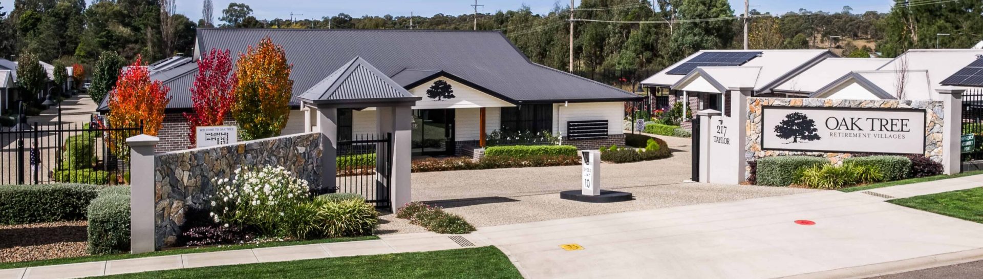 Entrance gates at Oak Tree Retirement Village Armidale