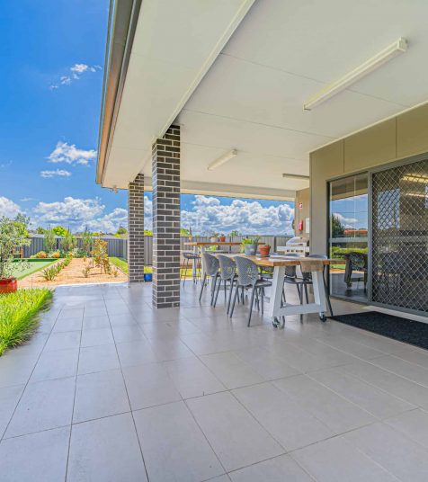 Outdoor communal areas at Oak Tree Martin St, Armidale Retirement Village